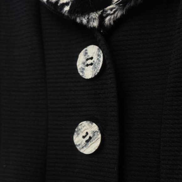 Elegant cuffed blazer - Picture 9 of 13